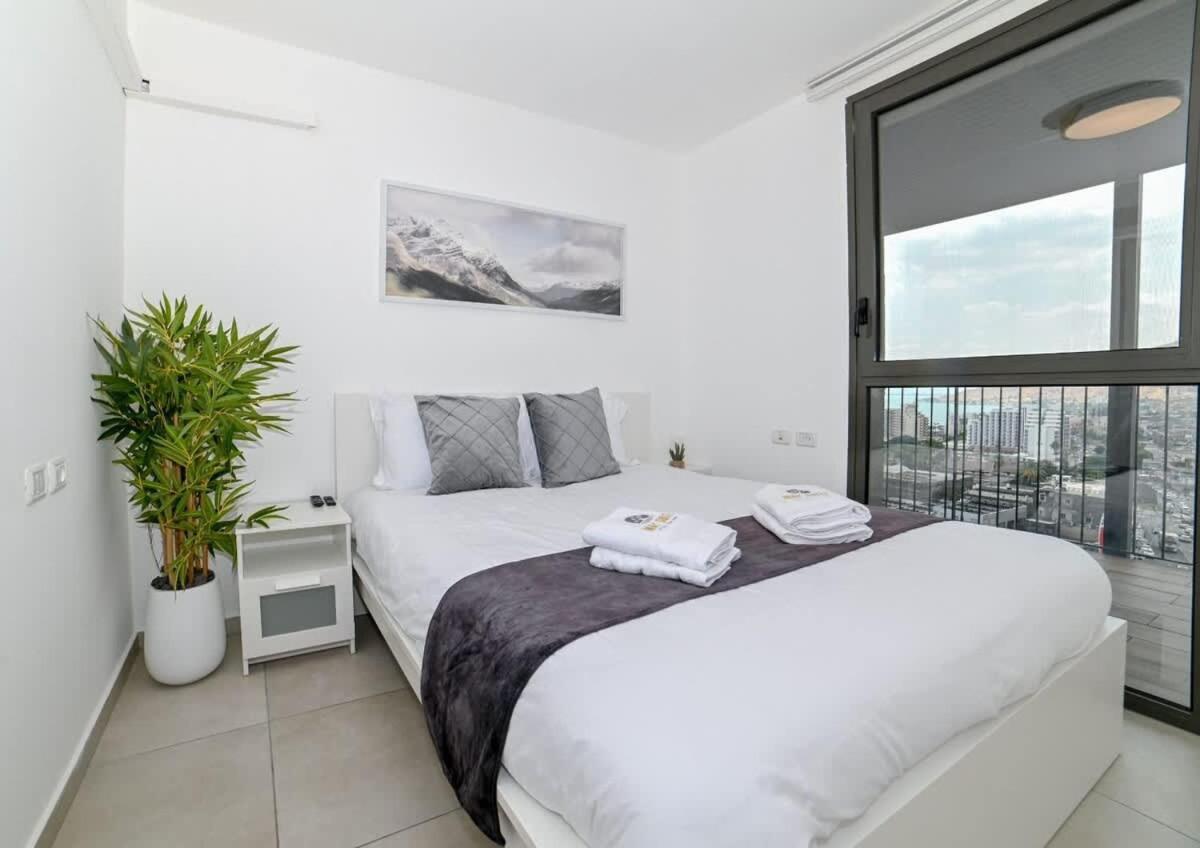 L.T.D- My View. 2 Bedroom Apartment By The Lake. Тиверіада Екстер'єр фото