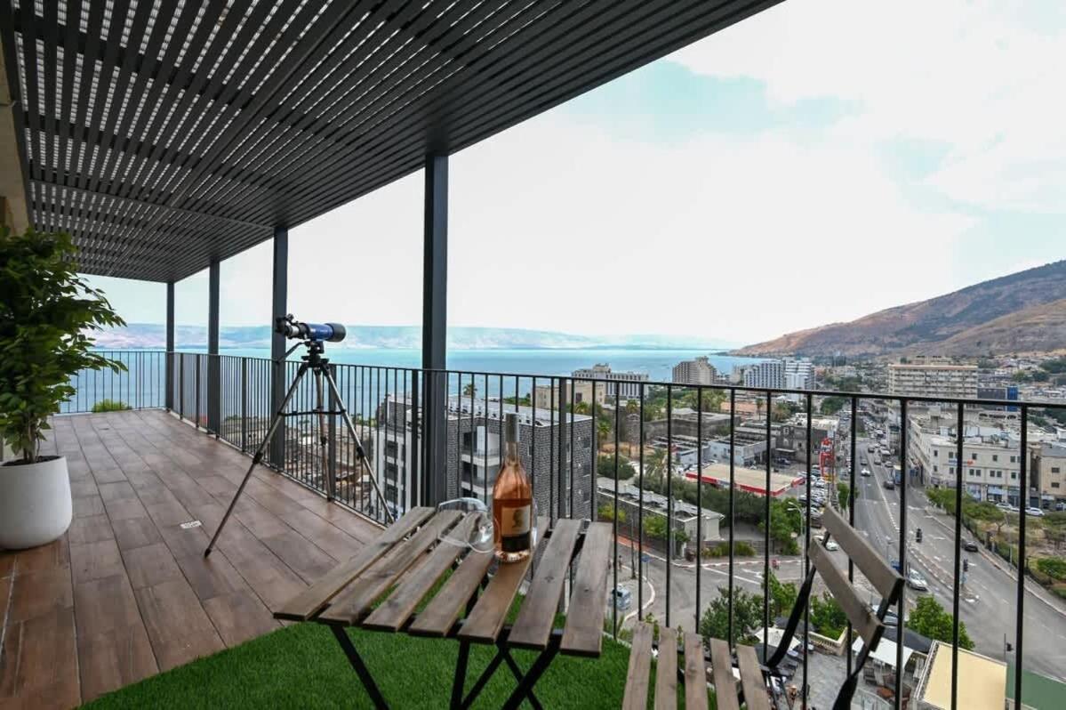 L.T.D- My View. 2 Bedroom Apartment By The Lake. Тиверіада Екстер'єр фото
